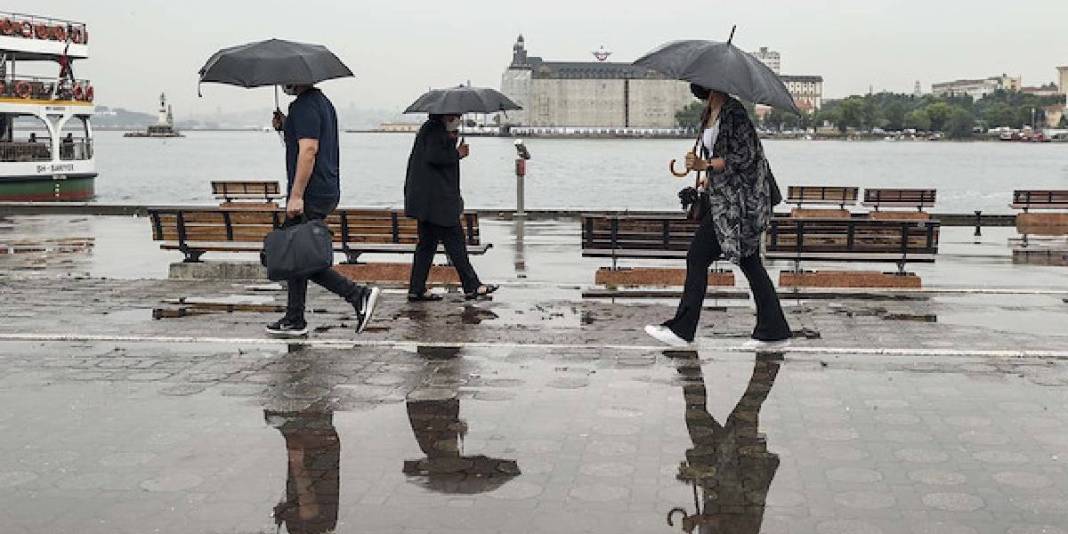 İstanbul Valiliği’nden kritik uyarı geldi! Kuvvetli sağanak akşam saatlerinde vuracak: Tedbirinizi alın, uyarıları takip edin 2